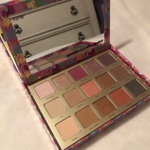 Eyeshadow palette